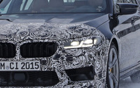 BMW M5 改良新型のグリルは“標準サイズ”で確定、最終デザイン見えた 画像