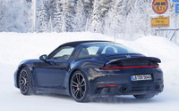 ポルシェ 911タルガ4 GTS 新型、攻撃的デザインが完全露出! 画像