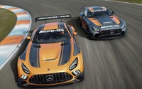 メルセデスAMG GT、「GT4」レーサーに改良新型…戦闘力向上 画像