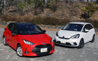 【ヤリス vs フィット 比較試乗】フィットは余裕の27km/L超え、ヤリスはガソリン車が健闘…燃費性能編 画像