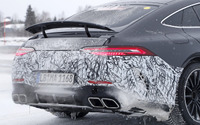 800馬力のスーパー4ドアクーペ誕生へ…メルセデスAMG GT に「73」、充電口も存在も確認 画像