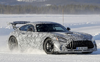 700馬力の雪上ドリフト!メルセデスAMG GT R「ブラックシリーズ」最新プロトが進化 画像