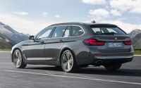 BMW 5シリーズ、ワゴンの「ツーリング」にも改良新型…欧州発表 画像