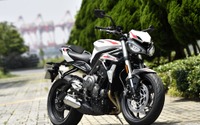 【トライアンフ ストリートトリプルS 試乗】国産車に真っ向勝負!CB650Rキラーの最右翼…伊丹孝裕 画像