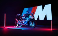 BMW二輪に初の「M」、『M 1000 RR』…サーキット仕様 画像