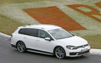 VW ゴルフR ヴァリアント 新型、プロトタイプがニュル降臨!333馬力の高性能ワゴン 画像