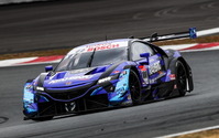 【SUPER GT 最終戦】RAYBRIG NSX-GTが残り数百メートルで逆転優勝、チャンピオンを獲得 画像