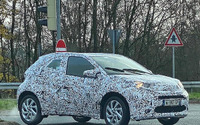トヨタ アイゴ 次期型、クロスオーバースタイルに進化!? EVも登場か 画像