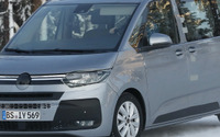 「欧州のハイエース」ロング&スポーティに進化…VW「T7」市販型プロトタイプ 画像