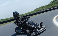 「二輪にもなる」セグウェイの本格電動ゴーカート日本上陸、ドリフトアシスト機能搭載 画像