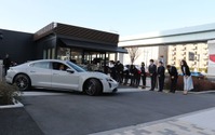 ポルシェターボチャージャーがあれば遠出も安心…タイカン、東京有明で納車セレモニー 画像