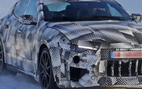 「革新的サスペンション」を持つフェラーリ初のSUV、V12エンジン搭載はあるか!? 画像