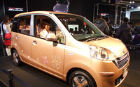 【東京オートサロン09】女性陣の写メが集中するホンダ 画像