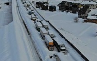 大雪で大型車立ち往生、運送事業者と荷主に対策を要請　国交省 画像