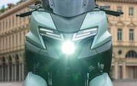 「YZF顔のイケメン」シャープに進化したヤマハ『トリシティ125』2025年モデルが熱い! 画像