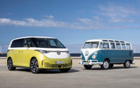 待望のVW『ID. Buzz』日本受注開始に「レトロでツートン可愛い」「900万円はキビシイ...」などSNSで反響 画像