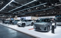 中国ジーリー、香港市場で存在感拡大...電動タクシー1000台納車とeVTOL展示 画像