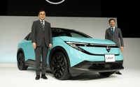 日産『リーフ』新型は518万8700円から、航続702km...10月17日受注開始 画像