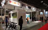 【サイクルモード09】ヤマハ、2WD電動アシスト自転車を出品 画像