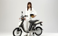 マツダレンタカー、横浜でEVバイクをレンタル開始 画像