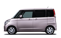 スズキ パレット など2車種、走行中にホイールキャップ脱落 画像