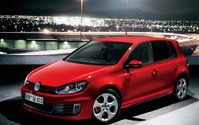 【実燃費対決】欧州ホットハッチバトル…35周年の ゴルフGTI はどうだ!? 画像