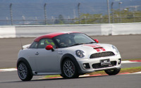 【MINI クーペ 試乗】2人乗りだからこそ使いやすい…竹岡圭 画像