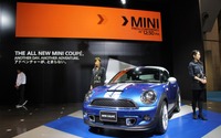 【東京モーターショー11】一般公開に合わせて MINIクーペ の納車を開始 画像
