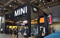 【東京モーターショー11】MINIブースの自販機を使いたいなら… 画像