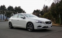 【ボルボ S60 T4 Rデザイン 試乗】価格差に値打ちあり…松下宏 画像