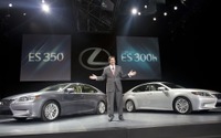 【ニューヨークモーターショー12】レクサス ES 新型、ガソリン車も進化 画像