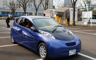 【EVEX12】SIMドライブ、先行開発車2台を展示 画像