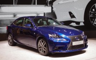 【ジュネーブモーターショー13】レクサス IS 新型のハイブリッド、IS300h を前面に 画像