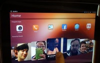 【MWC 13】UbuntuスマホのウリはスライドだけのセクシーUI 画像