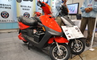 【東京モーターサイクルショー13】電動バイクベンチャーのアクセス、Sneak77などを出展 画像