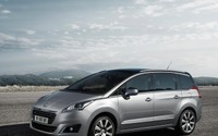 【フランクフルトモーターショー13】プジョーのMPV、 5008 に改良新型…最新プジョーの表情に 画像