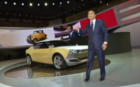【東京モーターショー13】箱スカ復活?日産 IDx…中村史郎常務「日産の資産を反映」 画像