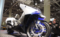 【東京モーターサイクルショー14】ホンダ NM4 の未来的デザインの理由 画像