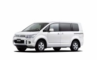 三菱 デリカD:5 に特別仕様車…木目調パネルなどを装備 画像