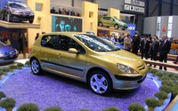【ジュネーブ・ショー2001続報】やっぱりフランス車はこうでなくちゃ 画像