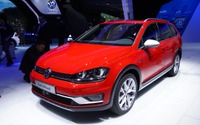 【パリモーターショー14】VW ゴルフ 新型、「オールトラック」登場…ヴァリアント がSUVに 画像