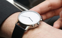 【MWC 2015】フランスから“充電不要”のスマートウォッチ「nevo solar watch」 画像