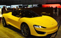 【ジュネーブモーターショー15】PHVの軽量スポーツカー提案…マグナ・インターナショナル 画像