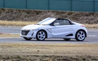 【ホンダ S660 プロトタイプ 試乗】エリーゼにもヒケをとらない堂々とした佇まい…島崎七生人 画像
