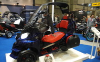 【東京モーターサイクルショー15】普通免許で乗る 3輪200ccスクーター、アディバが世界初公開 画像