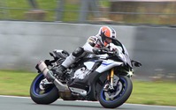 【ヤマハ YZF-R1 & R1M 動画試乗】余裕の299km/h、途方もない性能を安心して楽しめる…佐川健太郎 画像