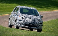 GMの小型EV ボルト、開発プロトタイプ車を公開 画像