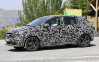 日産 ジューク ベース、ロシアンSUV&セダンをWスクープ! 画像