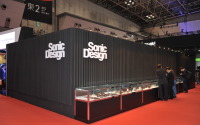 【東京モーターショー15】ソニックデザイン、「ソニックプラス」シリーズ展示の先に見えるあのクルマは? 画像