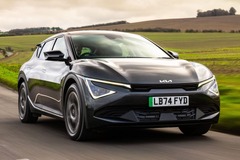 キアの電動SUV『EV6』、航続426kmの入門モデルが英国へ 画像